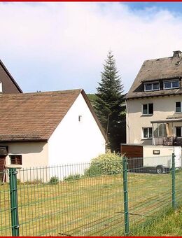 Zweifamilienhaus mit riesigem Grundstück - Bestwig