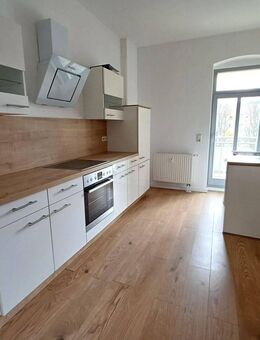 helle 2 Zimmer Wohnung mit EBK und Balkon - Freital