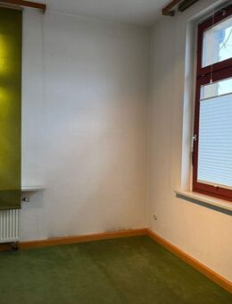 *Stilvolle 5-Zi-Wohnung mit Balkon in der Innenstadt* - Osterode (Harz)