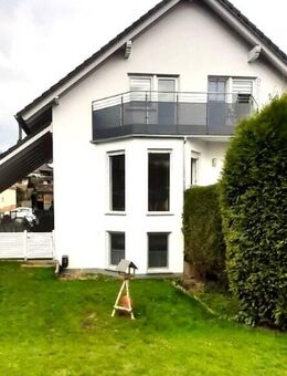 Gedern-Wenings: Sehr gepflegtes 2 FH mit ELW, Pool, Carport und großem Garten als Kapitalanlage! - Gedern