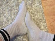 Getragene Socken und Unterwäsche - Köln