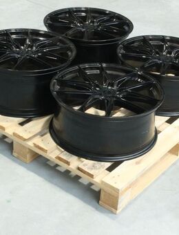 Japan Racing JR44 20x8,5-9,5 ET40-45 Felgen SET-JR#451 - Neuhaus (Inn)