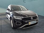 VW T-Roc, 1.5 TSI LIFE WINTERPKT, Jahr 2022 - München