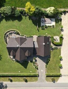 Repräsentatives Wohnhaus mit separater Wohneinheit und Halle im Außenbereich von Damme - Damme