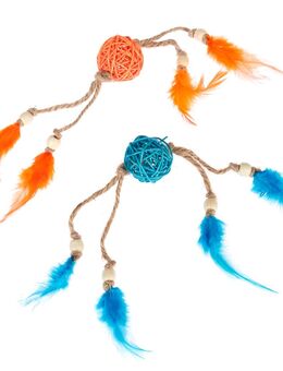 TIAKI Katzenspielzeug-Set Weidenbällchen mit Federn - 2er Set