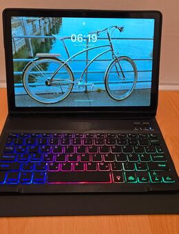 Samsung Galaxy Tab A8 LTE 10,5" + Hülle + beleuchtete Tastatur – top Zustand - Karlsruhe