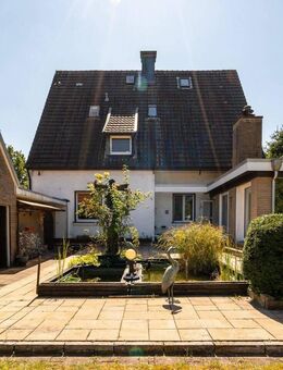 Traumhaftes Haus in einer schönen Lage mit einem großem Garten und Wellnessbereich - Velen