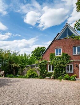 Absolute Alleinlage, riesiges Grundstück, Freiheit total. Schöner Resthof im Herzen Nordfrieslands. - Goldelund