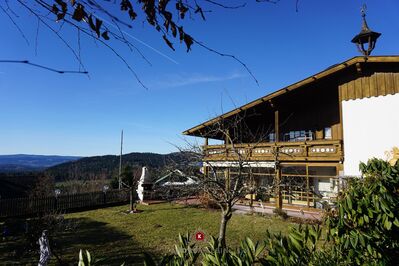 *Bodenmais im Landkreis Regen* Bezauberndes Landhaus in atemberaubender Aussichtslage, mit Wellnessbereich, Wintergarten uvm.