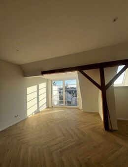 Erstklassig ausgebautes Dachgeschoss mit Smart Home und Weitblick - Lübeck