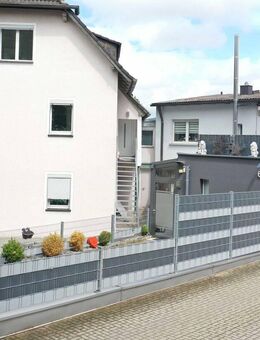 Klein, aber Mein! Kompaktes Stadthaus mit Wintergarten - Neumarkt (Oberpfalz)