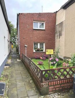 Chance ! Viel Garten! Häuschen sucht kraftvolle Hände. - Jüchen