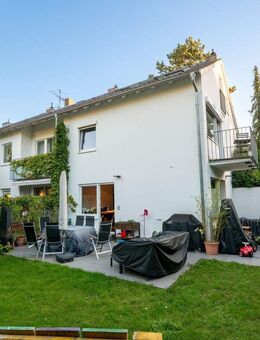 Top-Reihenendhaus mit Wohlfühlcharakter in familienfreundlicher Lage von Frankfurt-Eschersheim - Frankfurt (Main)