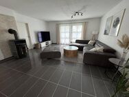 Traumhaftes Ein- / Zweifamilienhaus mit Seeblick - Großzügig, flexibel und mit PV-Anlage - Affing