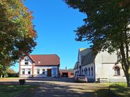 Schöne, gepflegte Hofanlage mit viel Potenzial in Ostseenähe - Hasselberg