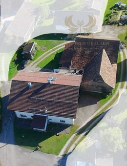 Teilsaniertes Zweifamilienhaus in ruhiger Randlage von Auerbach - Auerbach (LK Deggendorf)