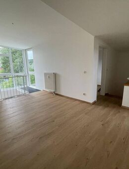 Helle Wohnung mit kleinem Garten in Neudrossenfeld - Neudrossenfeld