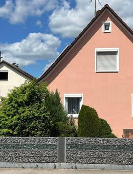 DROST-IMMOBILIEN! Geräumiges Einfamilienhaus mit Doppelgarage in Diedorf zum Kauf! - Diedorf