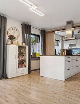 Sofort bezugsbereit! Freistehendes Einfamilienhaus mit Garten und modernisiertem Wohnkomfort - Heiden