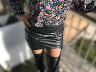 Suche Geldsklave oder Sugardaddy - Frankfurt (Main)