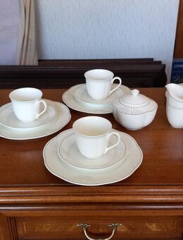 Villeroy & Boch Geschirr weiß Piano grau mit Stempel neuwertig - Hofheim (Taunus)