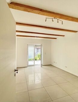 Modernisiert, ruhig gelegen, große Dachterrasse inklusive - Osterhofen