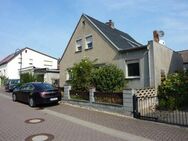 - Freistehendes Einfamilienhaus mit Garage in Langendorf - - Weißenfels