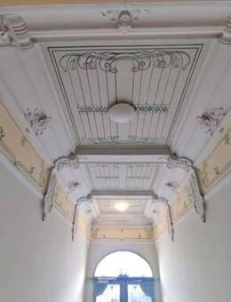 Charmantes Altbau-Juwel: Großzügige 4-Zimmer-Wohnung im Dachgeschoss mit Balkon im begehrten Waldstraßenviertel - Leipzig