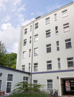 Kapitalanlage im Gründerzeit-Altbau: 2-Zimmer-Wohnung nahe Humboldthain mit Balkon zum Innenhof - Berlin