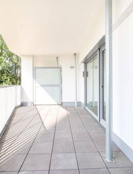 Lichtdurchflutete 3-Zi.-Wohnung mit sonnigem Balkon - Wohnkomfort deluxe *ERSTBEZUG* - Frankfurt (Main)