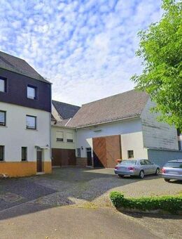 Modernisiertes Einfamilienhaus mit Nebengebäuden im Herzen von Berzhahn - Berzhahn