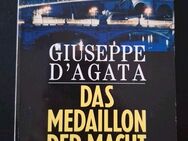 Das Medaillon der Macht Roman vo Giuseppe d'Agata (Taschenbuch) - Essen