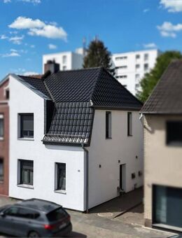 Delmenhorst: DHH mit 2 Wohnungen und viel Platz innen /außen, 174 m² Wohn- und Nutzfläche - Delmenhorst
