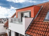 DG-Wohnung mit 2,5 Zimmern, Fernblick und Terrasse, modern & schick, zentral in Neuehrenfeld, - Köln