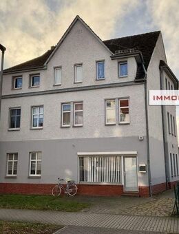 IMMOBERLIN.DE - Adrettes Mehrfamilienhaus auf teilbarem Grundstück in südlicher Ausrichtung & angenehmer Lage - Falkensee