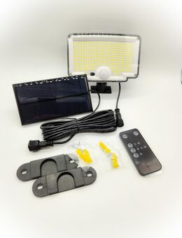 Sehr helle 310 LED Solar Lampe Außenstrahler mit Bewedungsmelder Neu - Neumünster