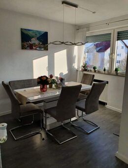 Top-Rendite: 2,5-3 Zi. Wohnung mit Balkon & Stellplatz - Altbach
