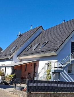 Modernisiertes Zweifamilienhaus mit Garten und Pool. - Schutterwald