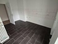 Renovierte helle Etagenwohnung ab sofort zu vermieten - Oberhausen