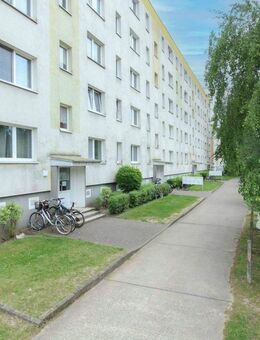 Zuverlässige Kapitalanlage: Vermietete 4-Zi-Wohnung mit Balkon und Keller in Parchim - Parchim
