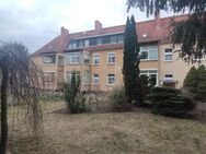 Kleine 2,5 Dachgeschosswohnung mit Stellplatz, EBK und Gartenanteil - Dessau-Roßlau