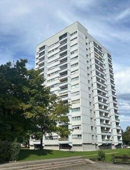 Sonnendurchflutete und großzügige 3-4 Zimmer Wohnung mit schönem Balkon - Neu Ulm