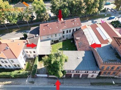 Großzügig Wohnen, auch für Handwerk und Gewerbe: Wohnhaus mit abgeschlossenem Innenhof | Nebengebäude | Stellplätze | Gut erreichbar – zentrale Lage!