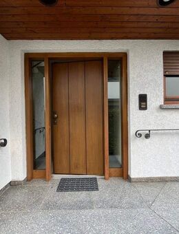 Großes Wohnhaus mit Doppelgarage und zwei Wohnungen in der Nordstadt - Heppenheim (Bergstraße)