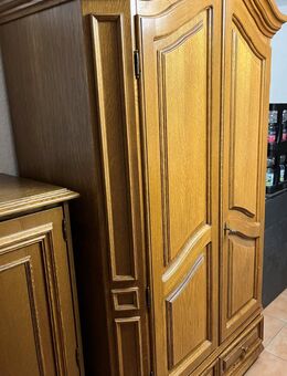 Eichenschrank, Bauernschrank, Garderobenschrank massiv, antik - Hofgeismar