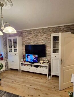 Zwei-Zimmer-Wohnung mit EBK in saniertem Altbau in Leipzig-Knautkleeberg - Leipzig