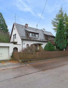Charmante Doppelhaushälfte auf ca. 400 m² Grund mit Erweiterungspotential in Pullach - Pullach (Isartal)