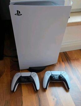 Playstation 5 mit zwei Controller. - Ibbenbüren