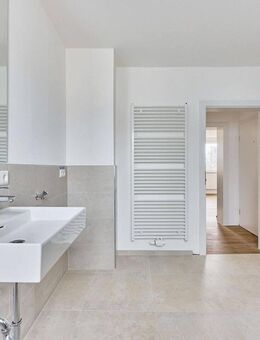 Kernsaniert - helle 2-Zi.-Whg. in Süd-West mit Küche und Fensterbad - Mannheim