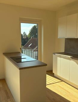 Moderne 3-Zimmer-Wohnung mit Balkon - Hamburg